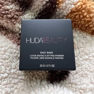 HUDA Easy Bake Loose Baking and Setting Powder - Shade Banana Bread - Brand New